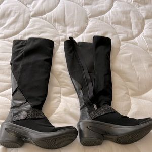 Knee high zip up boots size 9